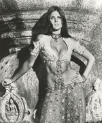 Caroline-Munro-c36