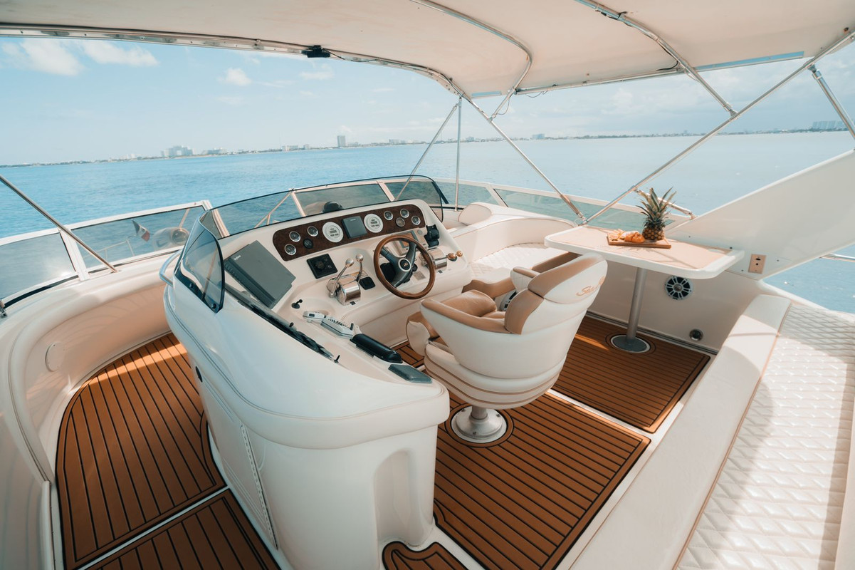 Sea Daddy 50 ft private yacht charter Cancun - Additional luxury features and premium boat rental amenities