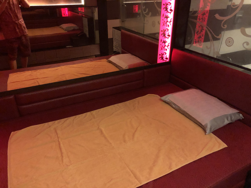 AE186CCD-DA60-48C3-8DCA-6602EFF24126