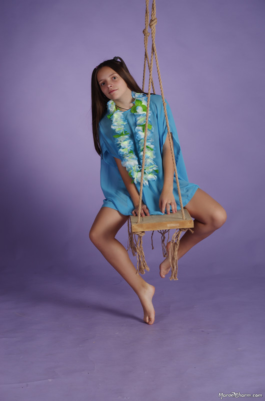 MarvelCharm_Nika-Swing-001