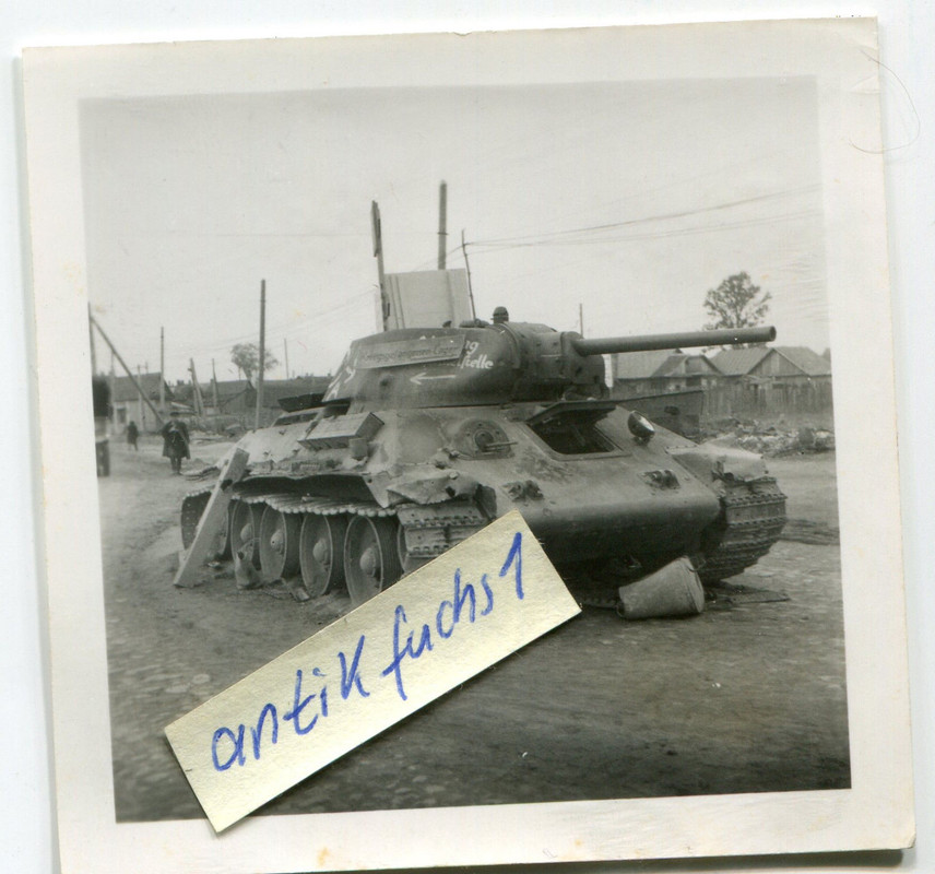 T-34 Panzer aus Rußland mit Aufschrift