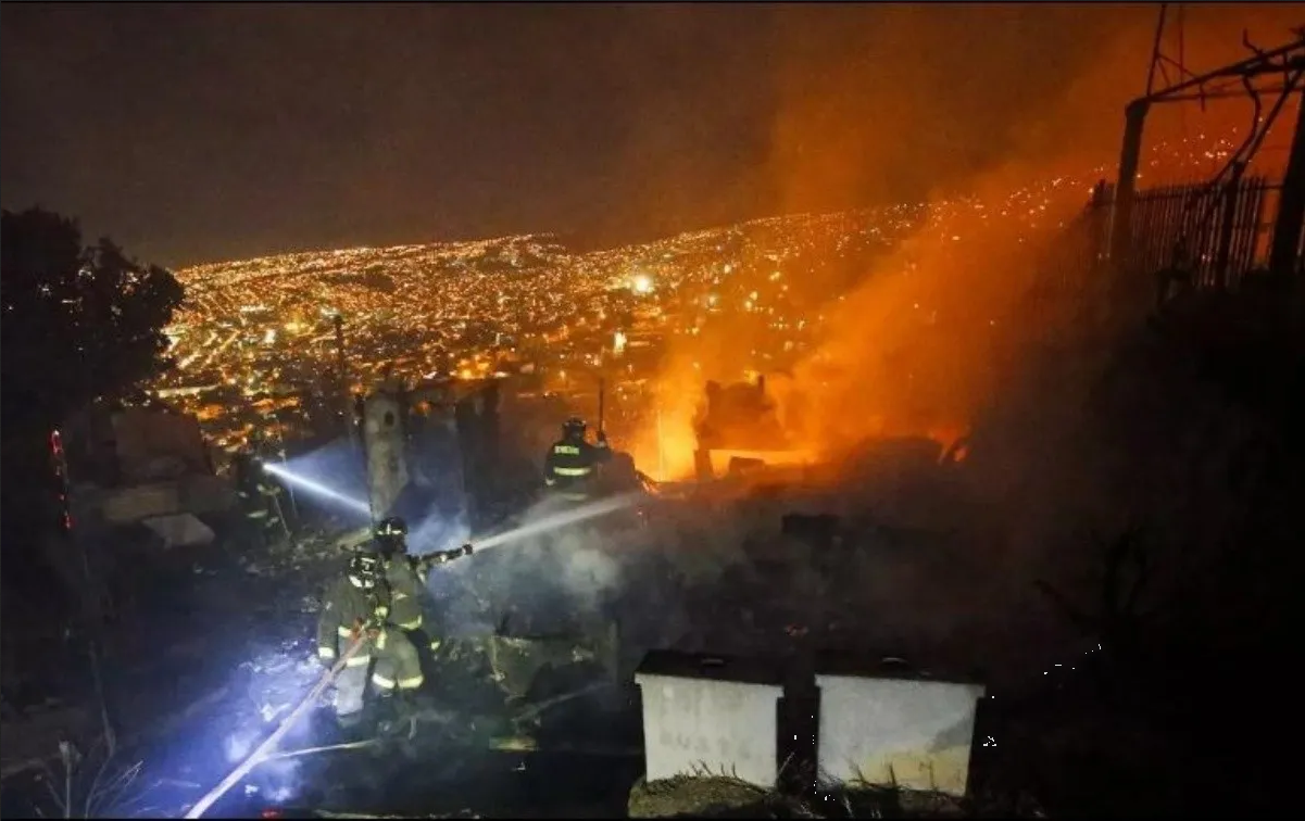 Tragedia en ValparaÃso: Dos menores fallecidos y 20 casas afectadas por incendios