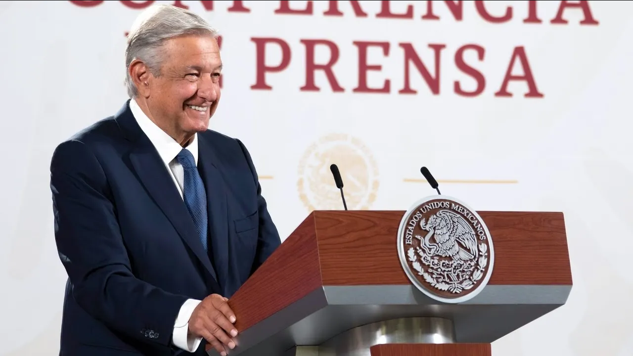 Por política, no por logística, AMLO recomienda a Biden aterrizar en el AIFA