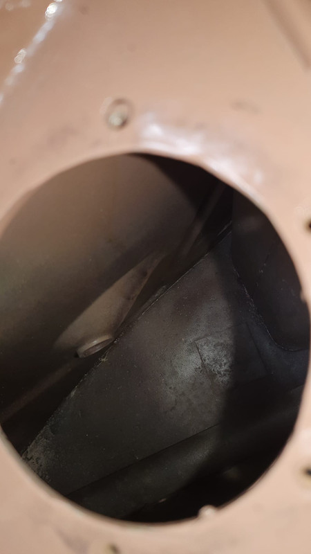 Petit trou joue d'aile, agrandir côté gauche