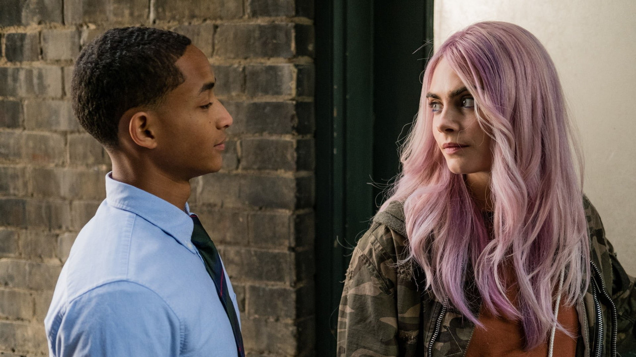 Cara Delevingne, il bacio con Jaden Smith