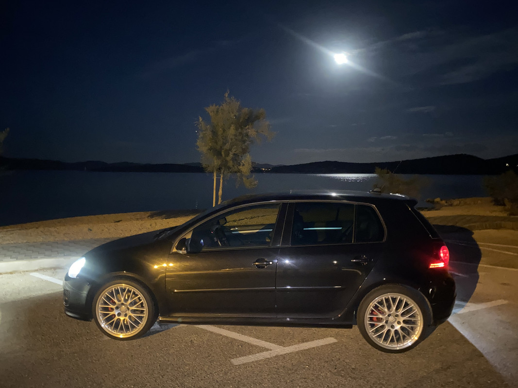 EF70A7DC-EDF4-405E-80A5-B5ABFA3B14E5