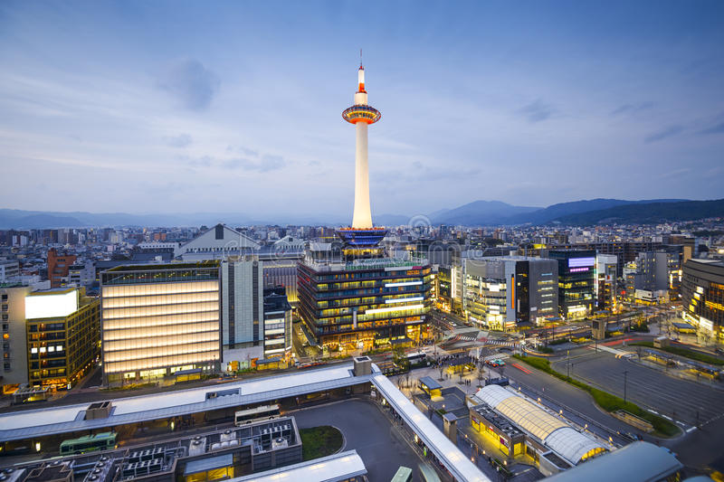 kyoto-japan-city-skyline-downtown-46429370