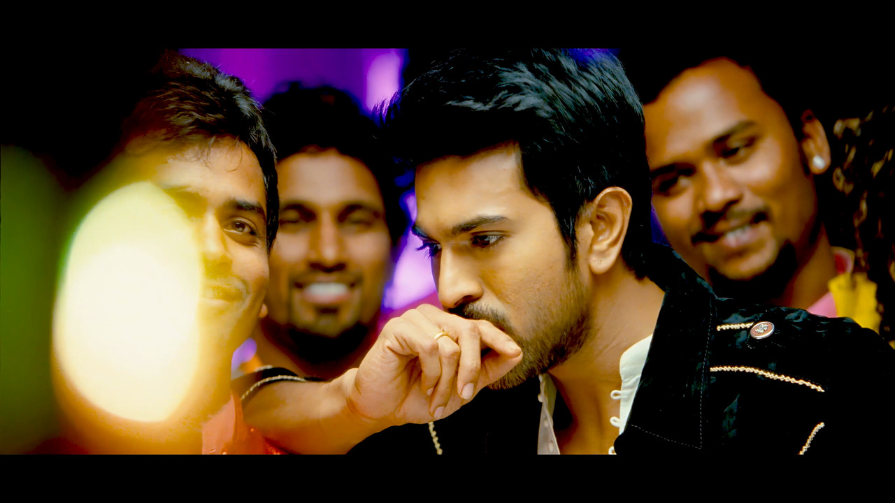 Shruti Haasan From Yevadu Hot Song 4K.mp4_snapshot_03.19.215