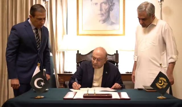 Centre imposes emergency, governor's rule in KP