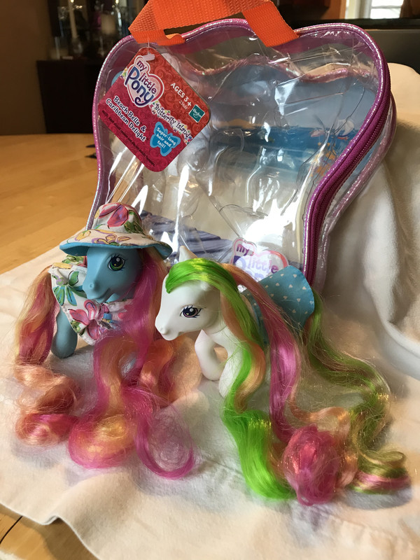 4A61DF3C-6CCD-4365-A645-8A60311B11E9