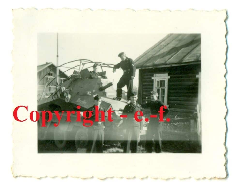 FOTO - PANZER-SPÄHWAGEN - SdKfz mit EIGENNAME BE