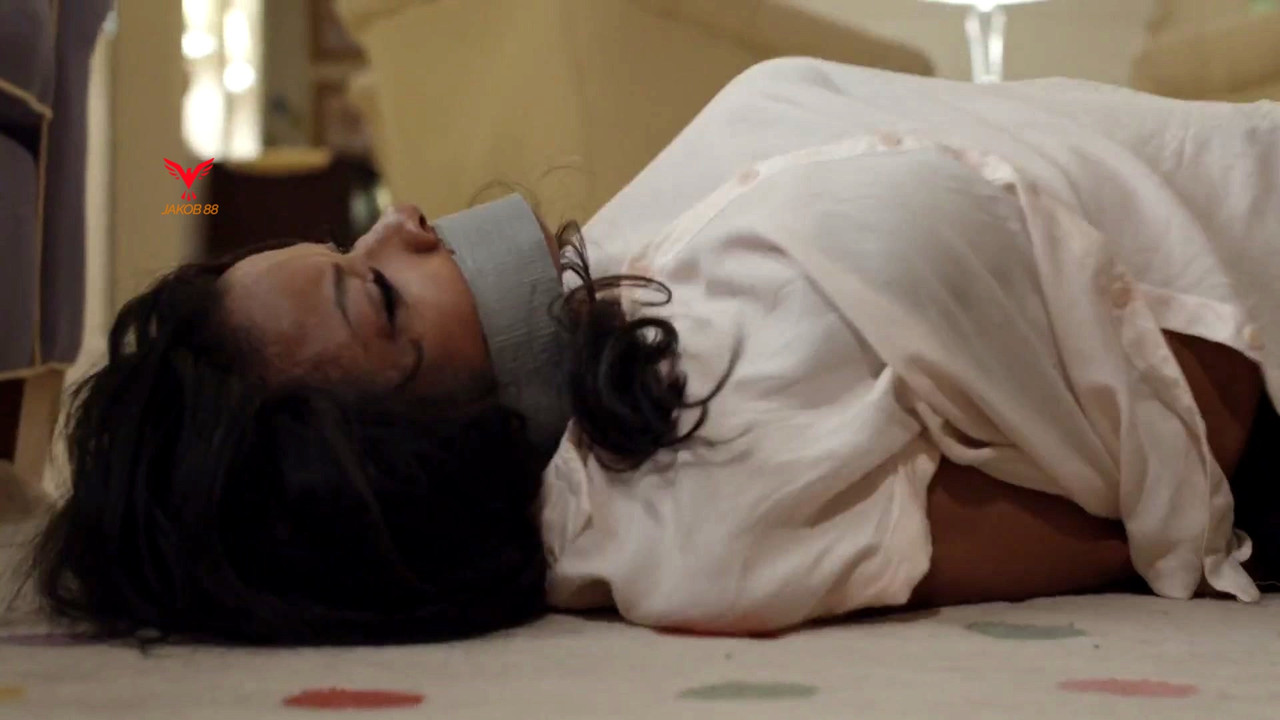Keesha Sharp 3 - Killer Coach 2016