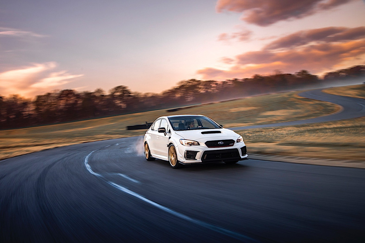 Subaru STI S209 (1)