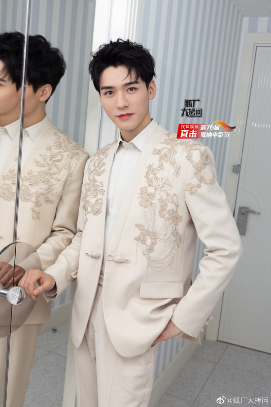 0077Ahqlly1heaflplufvj31hc27y1jj