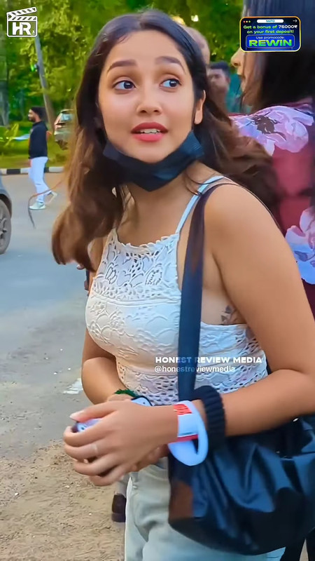 anikha surendran hot boobs in tght white costume.mp4_snapshot_00.05.652