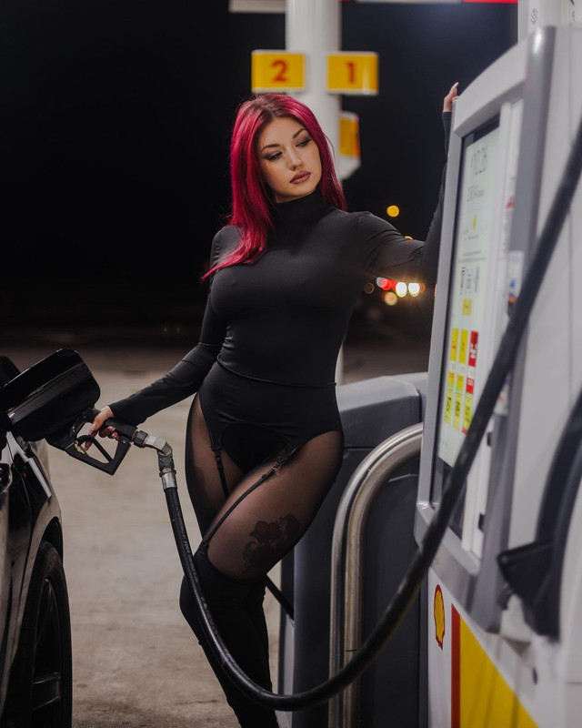 GG636Late Night FillUps