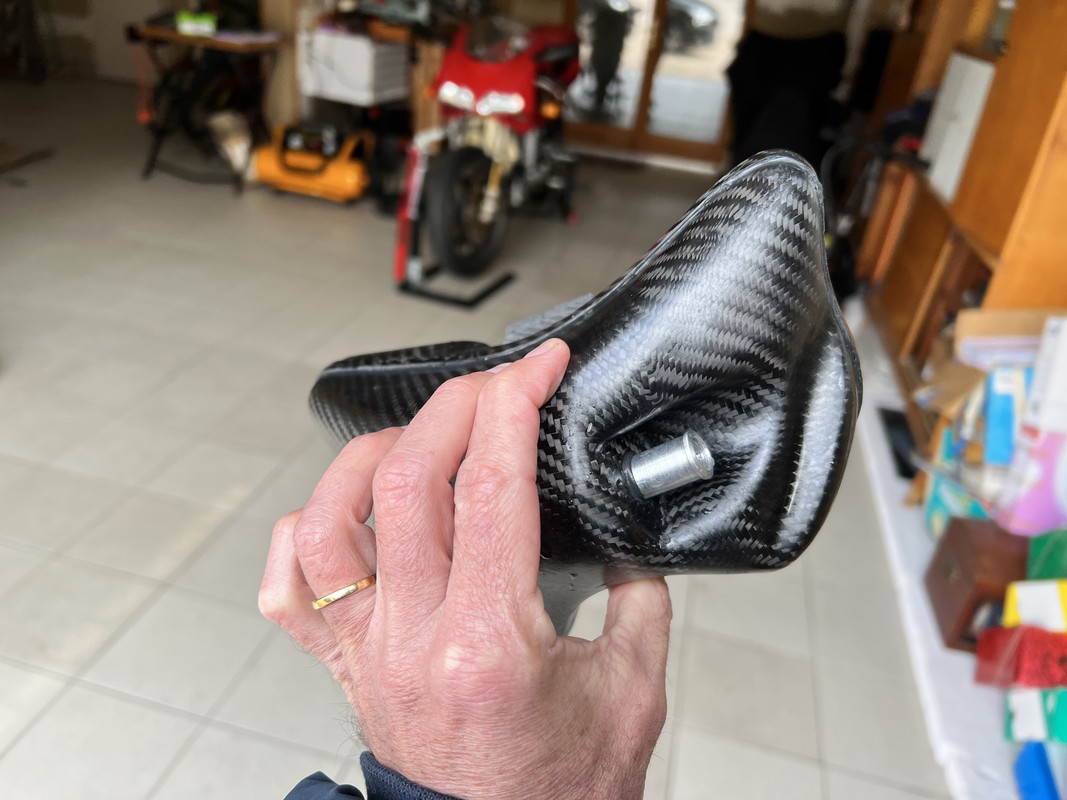 09FBDB8B-8807-4DDD-93EF-EC3FF52804A1