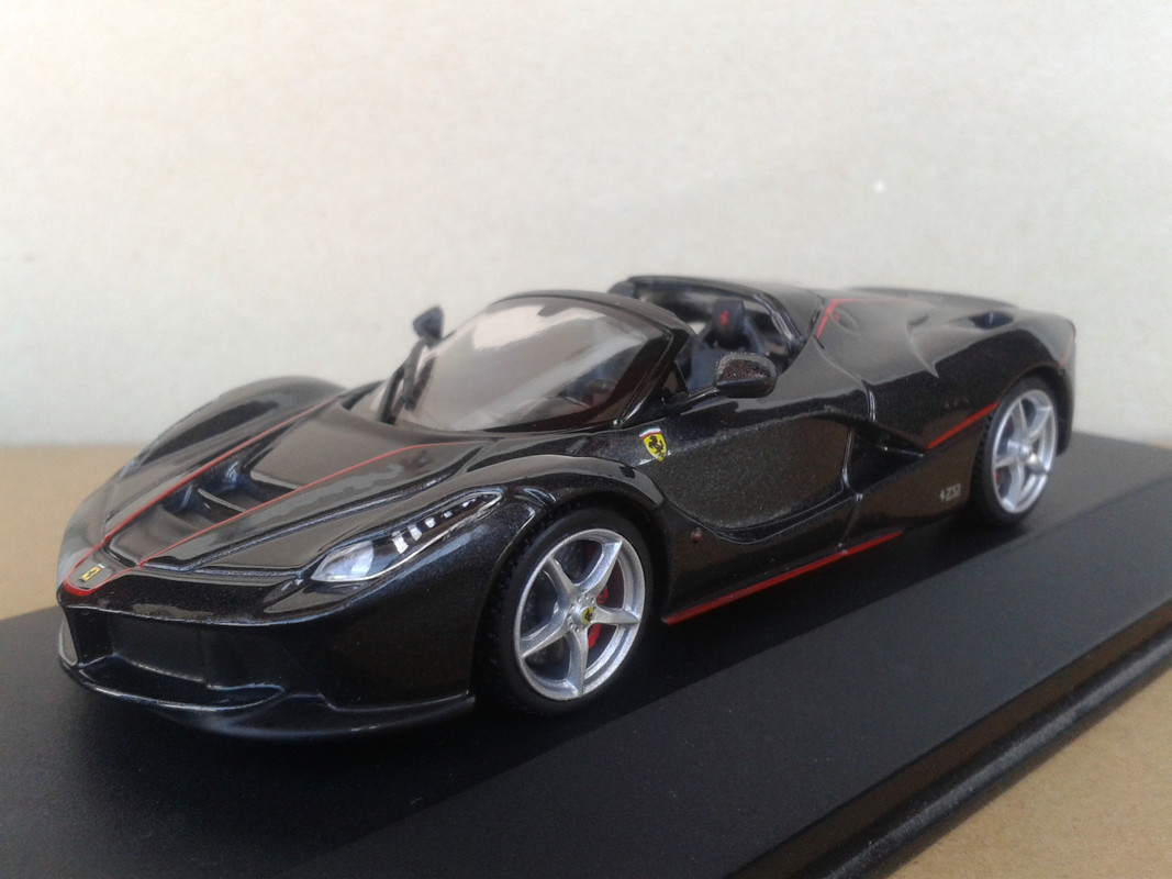 2016 Ferrari La Ferrari Aperta (Leo Models – nº1 Supercars SALVAT) (2)