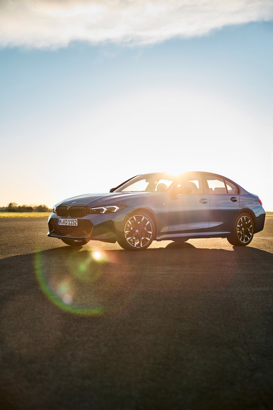 P90549628_highRes_the-new-bmw-330i-sed
