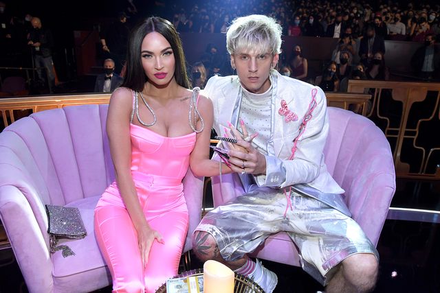 Machine Gun Kelly revela que desea que BTS actúe en su boda con Megan Fox