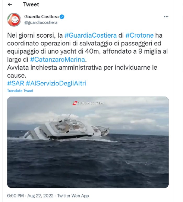 Sebuah superyacht berukuran hampir 40 meter tenggelam di lepas pantai Italia pada Sabtu (20/8/2022).