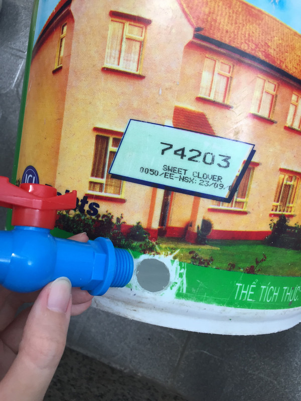 bokashi-step-03-hook-valve-on.jpg