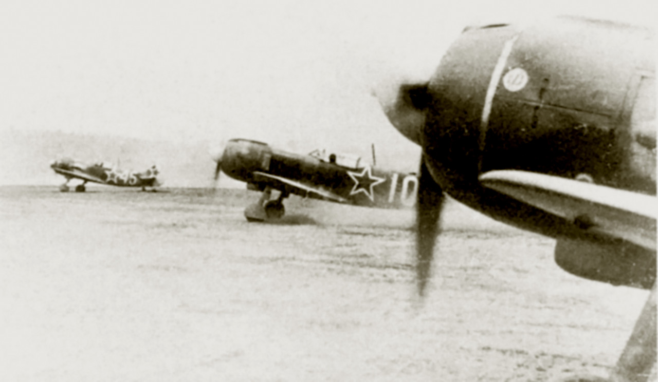 Lavochkin-La-5F-3GvIAP-KBF-White-45-and-10-at-Lavenassri-Island-Jun-1944-01