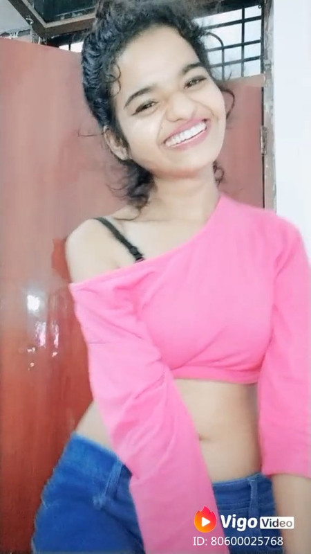 Cute Girl Sexy big Wide belly om rose tshirt.mp4_snapshot_00.30.209