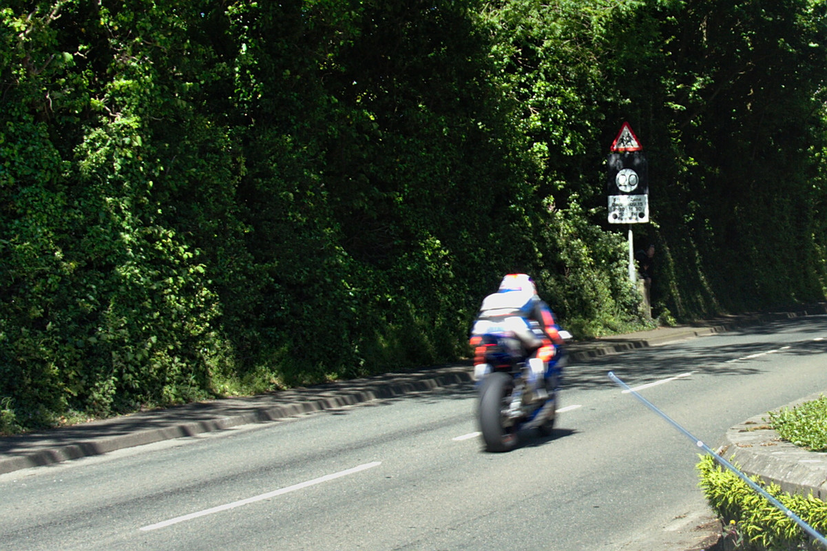 Vmax Tour 2019 au TT à l'île de Man R-DSC9601