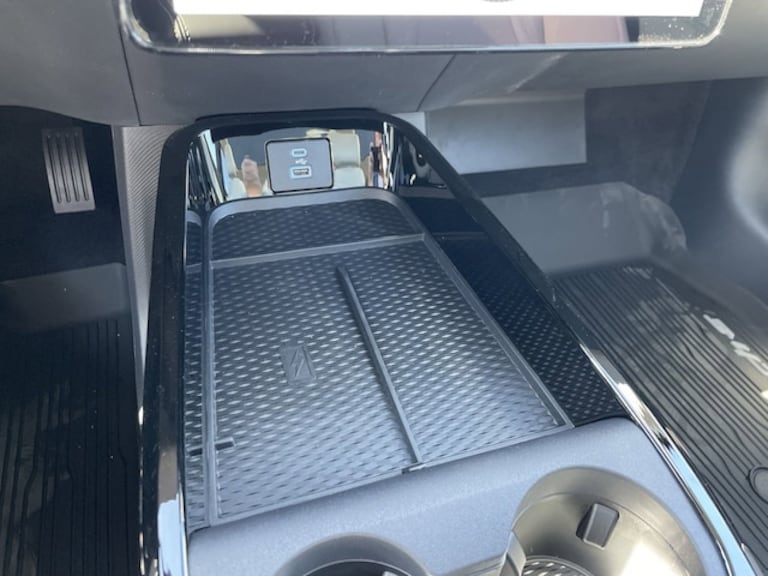 60CBB6EA-9E4D-464E-983D-3A661999476B