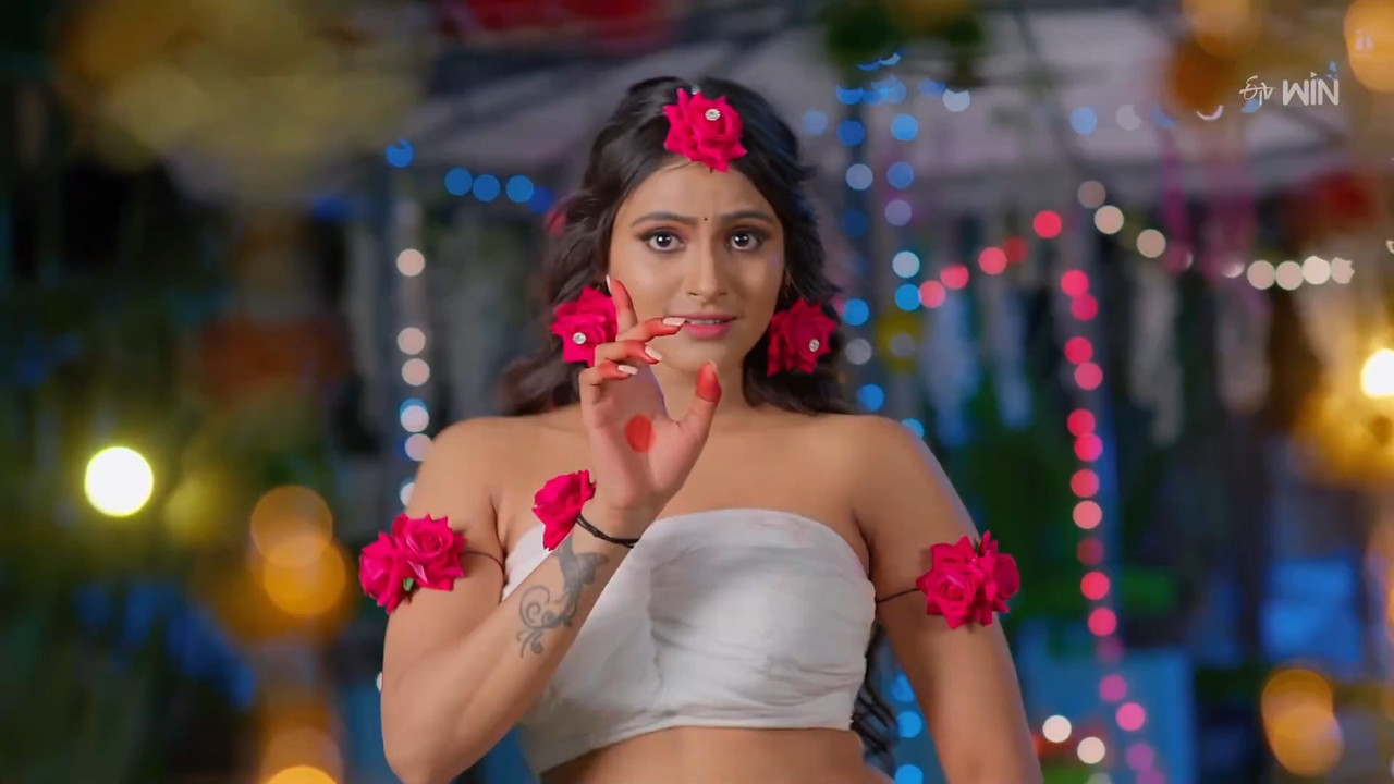 Sexy Telugu serial actress close navel and boobs show in sexy costume from a serial mp4 snapshot 05