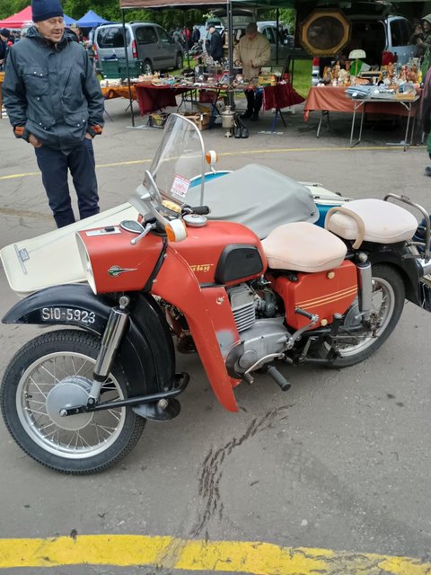 c9dbcaf2-718c-47a6-a0d5-50ba82da798f