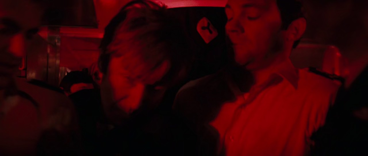 The-Spy-Who-Loved-Me-1977-Blu-Ray-Hindi-English-1080p-10bit-x265-HEVC-DDP-5-1-ESub-mkv-0006