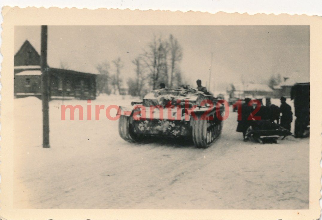 Foto, Wehrmacht, Blick auf ein Sturmgeschütz Stu