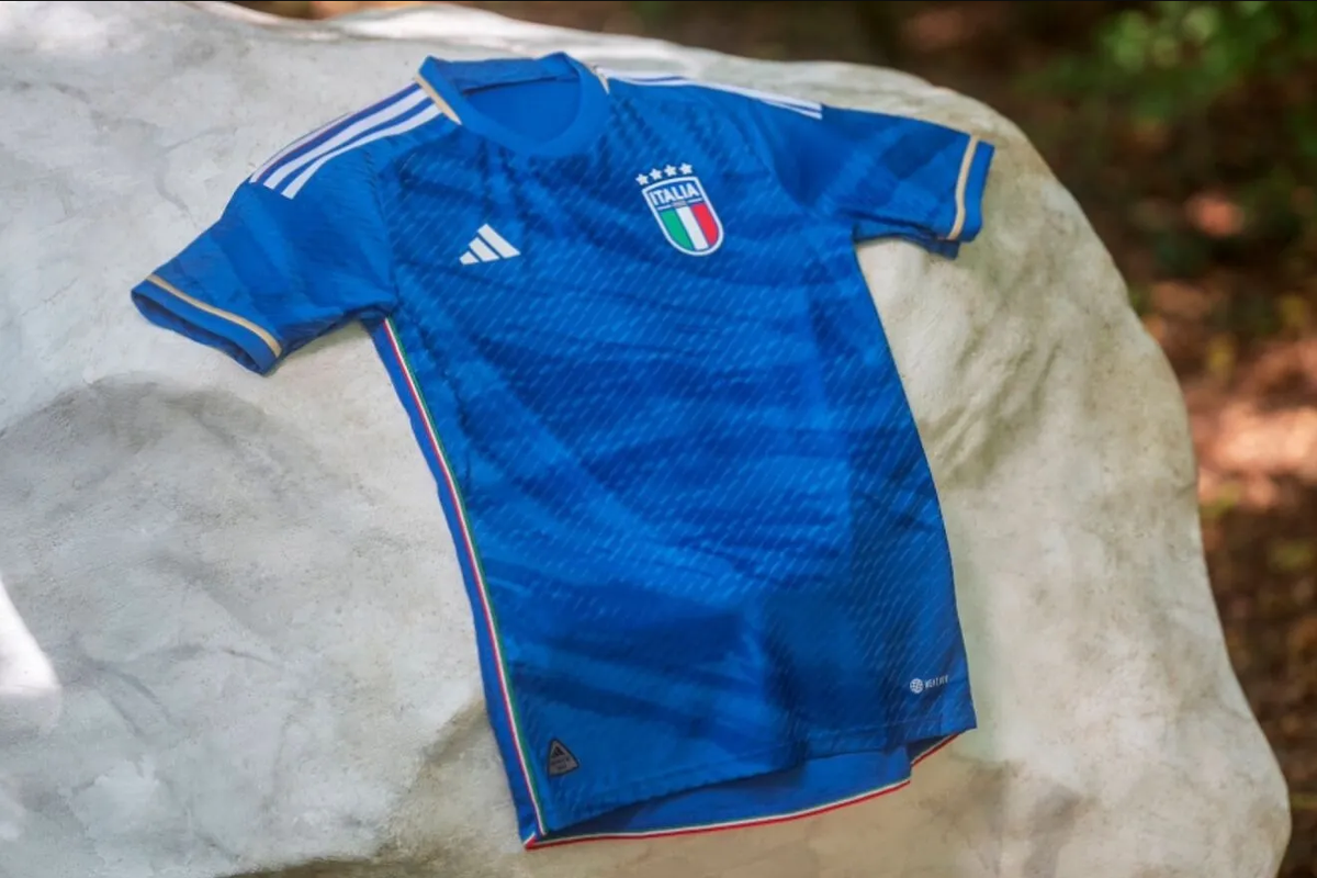 ¿La más bella del mundo? Italia muestra su nueva piel con uniforme 2023