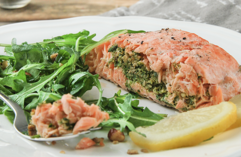 Salmón Con Picada De Rúcula