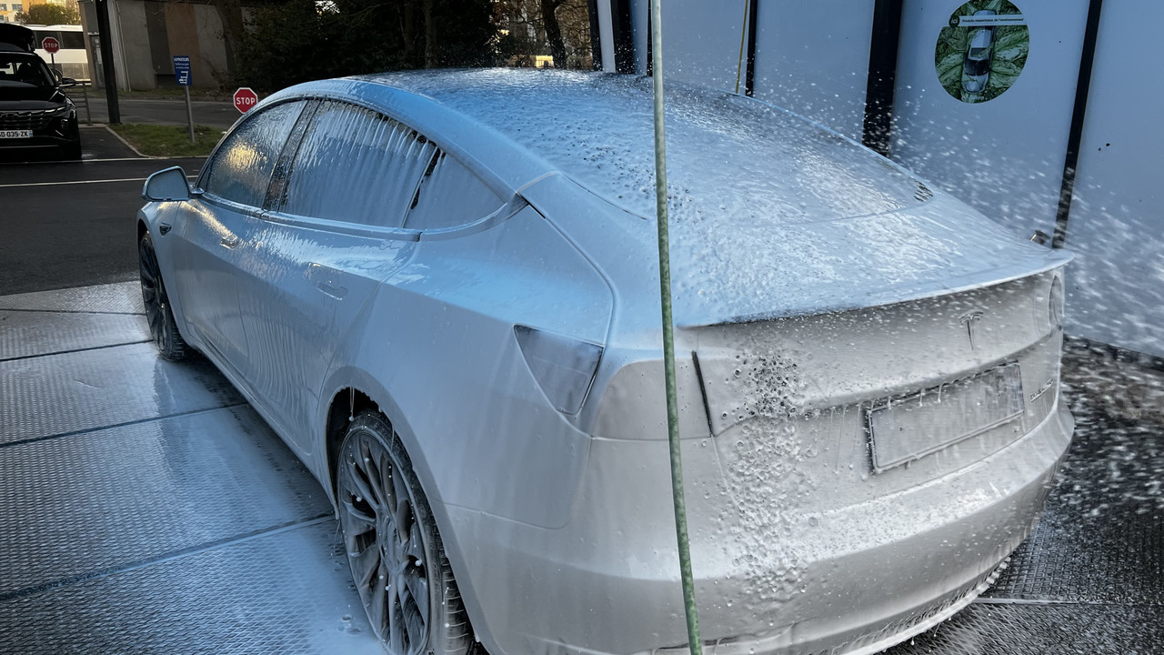 5CFD0280-D643-483D-94C3-A41098BA2606