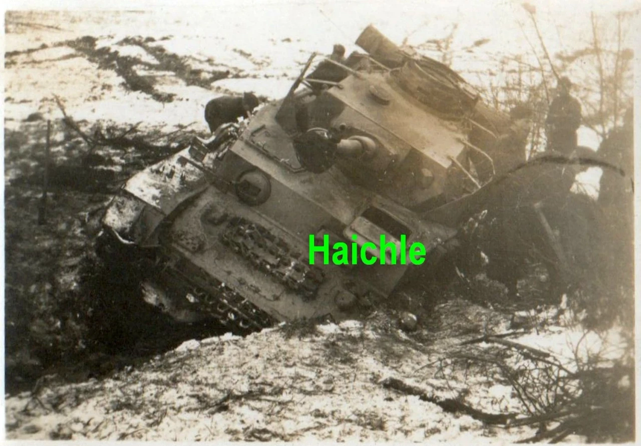 Orig Foto WW2 Panzer festgefahren Winter 1944 45 Westfront