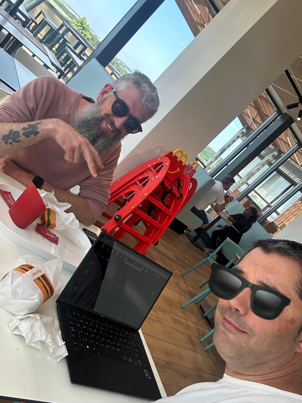 papeando-francia-con-gafas.jpg