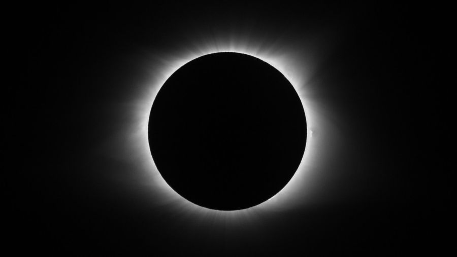 rara eclissi solare ibrida 20 aprile