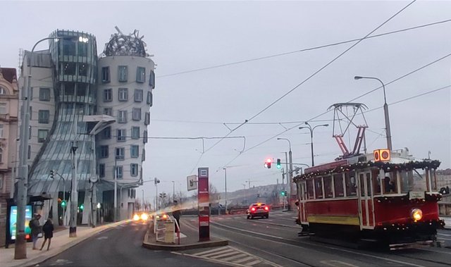 Casa Danzante, Reloj en movimiento y Castillo de Praga - Viena - Bratislava - Praga, Navidad 2024 (2)