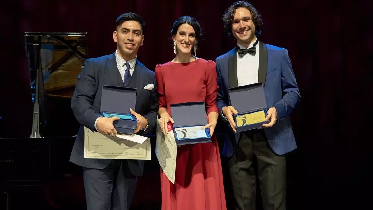 Soraya Méncid: Primer Premio, Certamen Nuevas Voces Ciudad de Sevilla