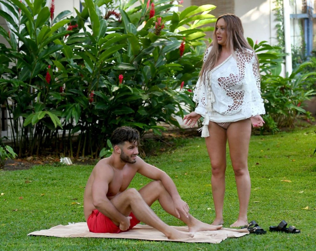 Charlotte-Crosby-Sexy-upskirtSTARS.com (4)