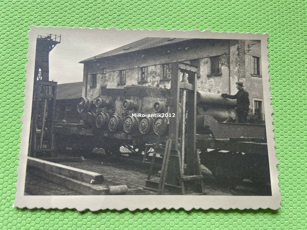 russischer Panzer für Ausstellung Das Sowjetparadies in Wien