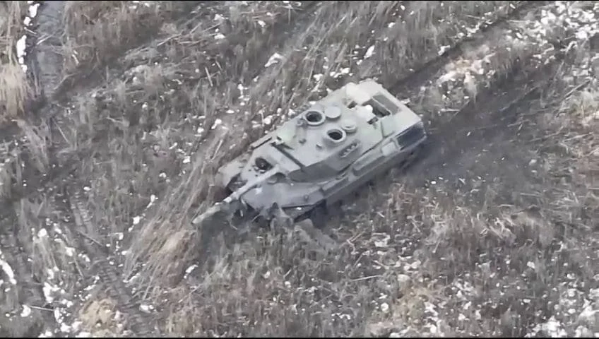 Leopard 2 Ukrainiens - Page 4 L-Ukraine-a-subi-la-premi-re-perte-d-un-Leopard-1-A5-apparemment-dans-la-r-gion-de-Kharkiv