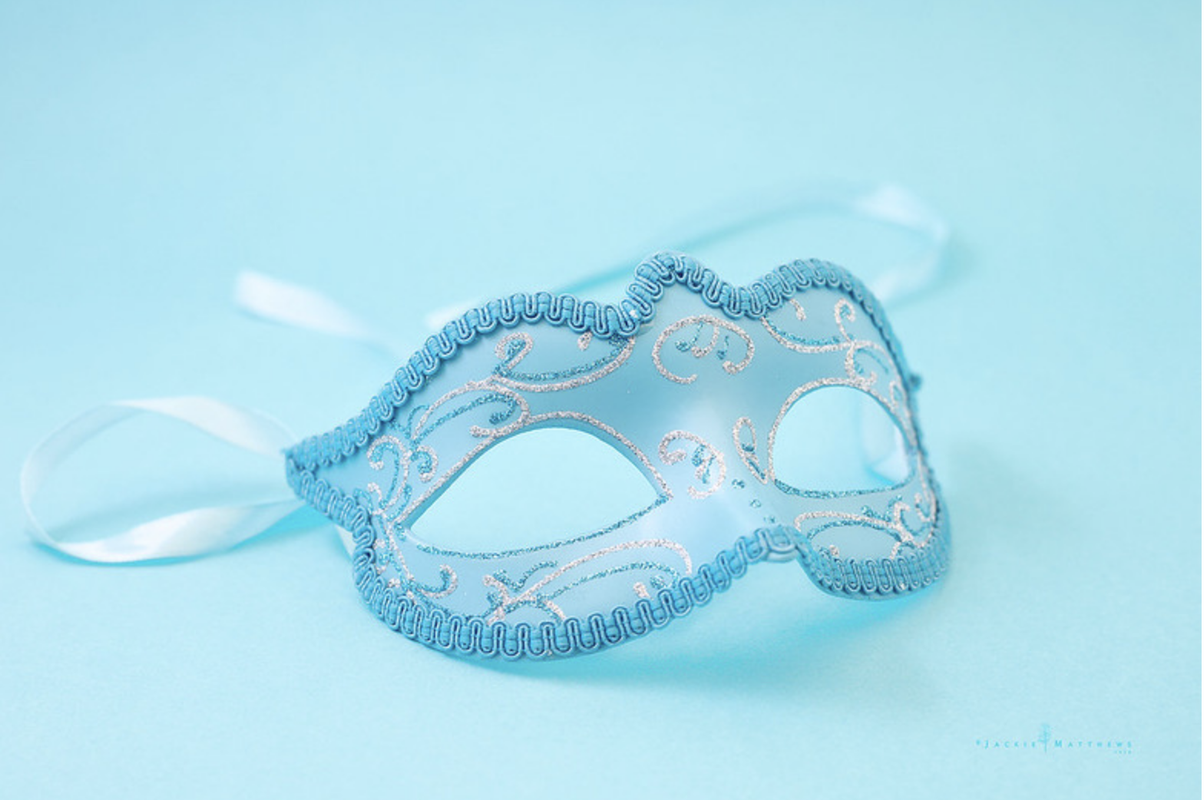 blue-eye-mask.png