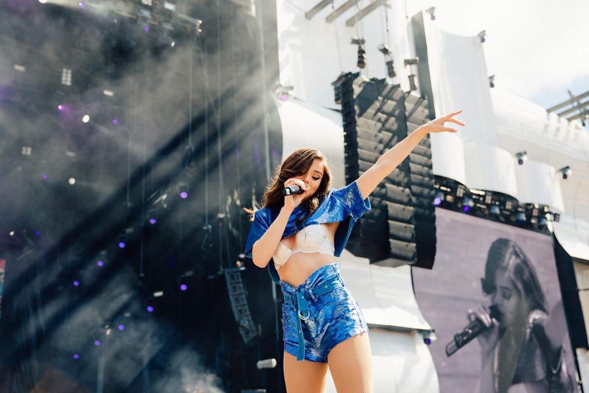 hailee-steinfeld-performs-at-rock-in-rio-lisboa-music-festival-0