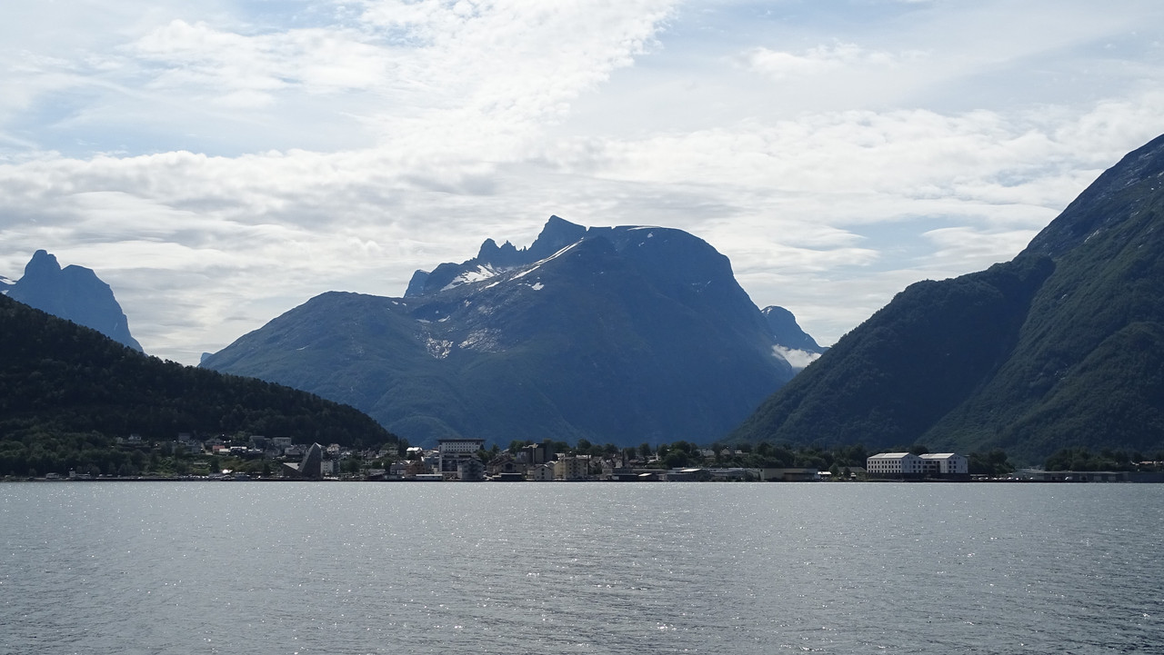 DSC01052-2.jpg