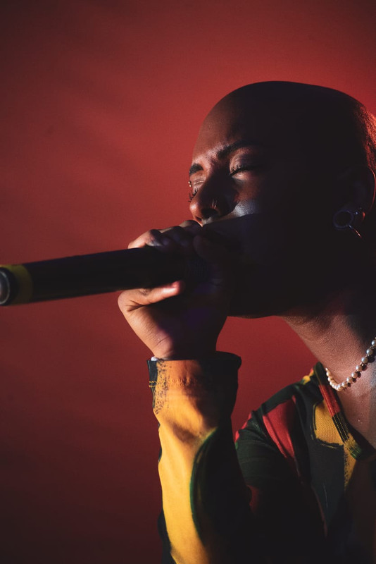 Foto da cantora Nayê Sodré