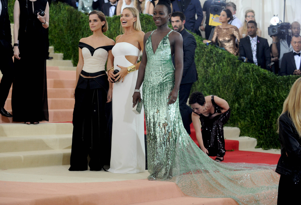 emmawatson-updates.com (335)